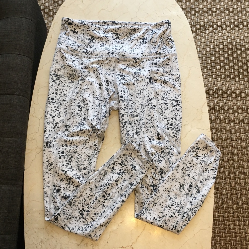 Athleta Salutation Stash Pocket Tight- Sandstone